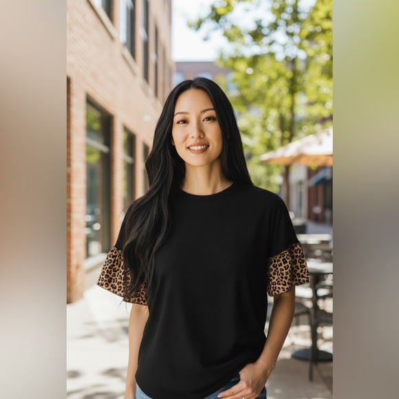 BLACK TOP ANIMAL PRINT SLEEVES - Picture 9 of 9